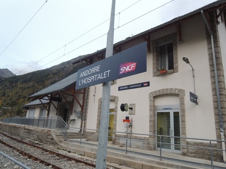 LHospitaletStation20151005.JPG