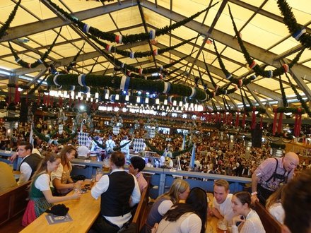 OktoberfestBierzelt20230930.JPG